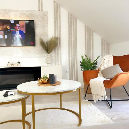 Studio Poienii - A Cozy Stay 5 Min Away From The Center Bistriţa Exterior foto